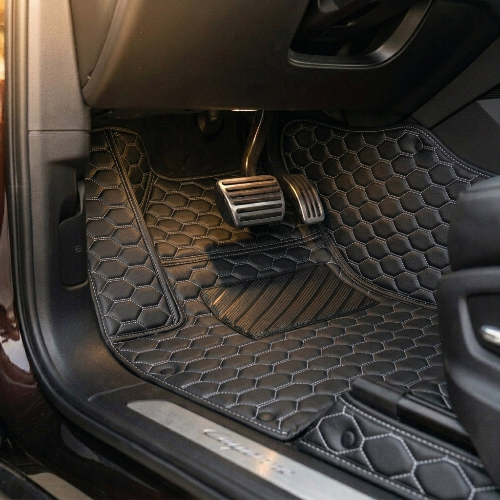 Tapis d'auto sur mesure série Hexa - Surpiqûres noir et blanc