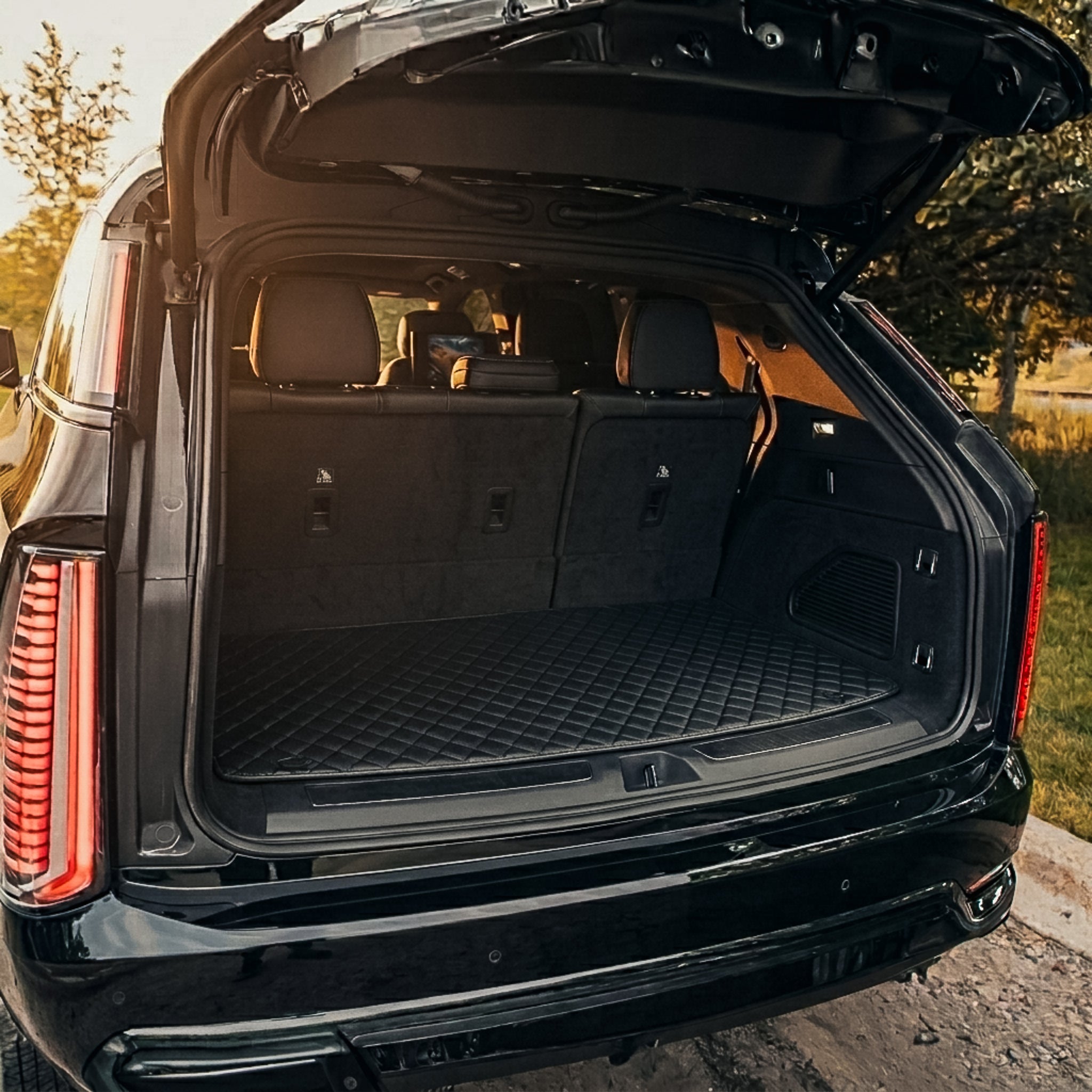 All black Diamond trunk liner with raised waterproof edges — Matrikar