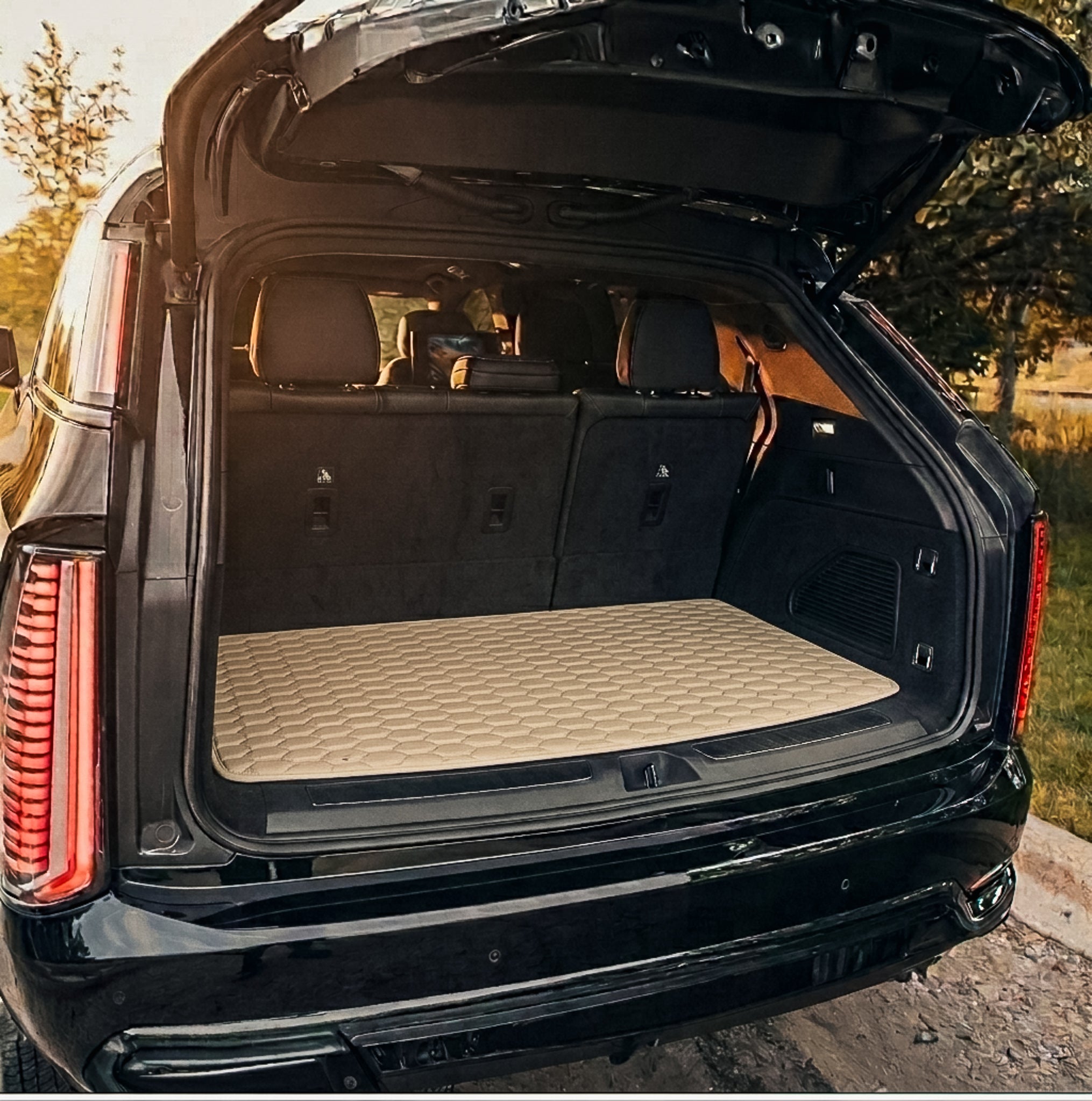Hexa cargo liner in cream beige eco-leather — Matrikar