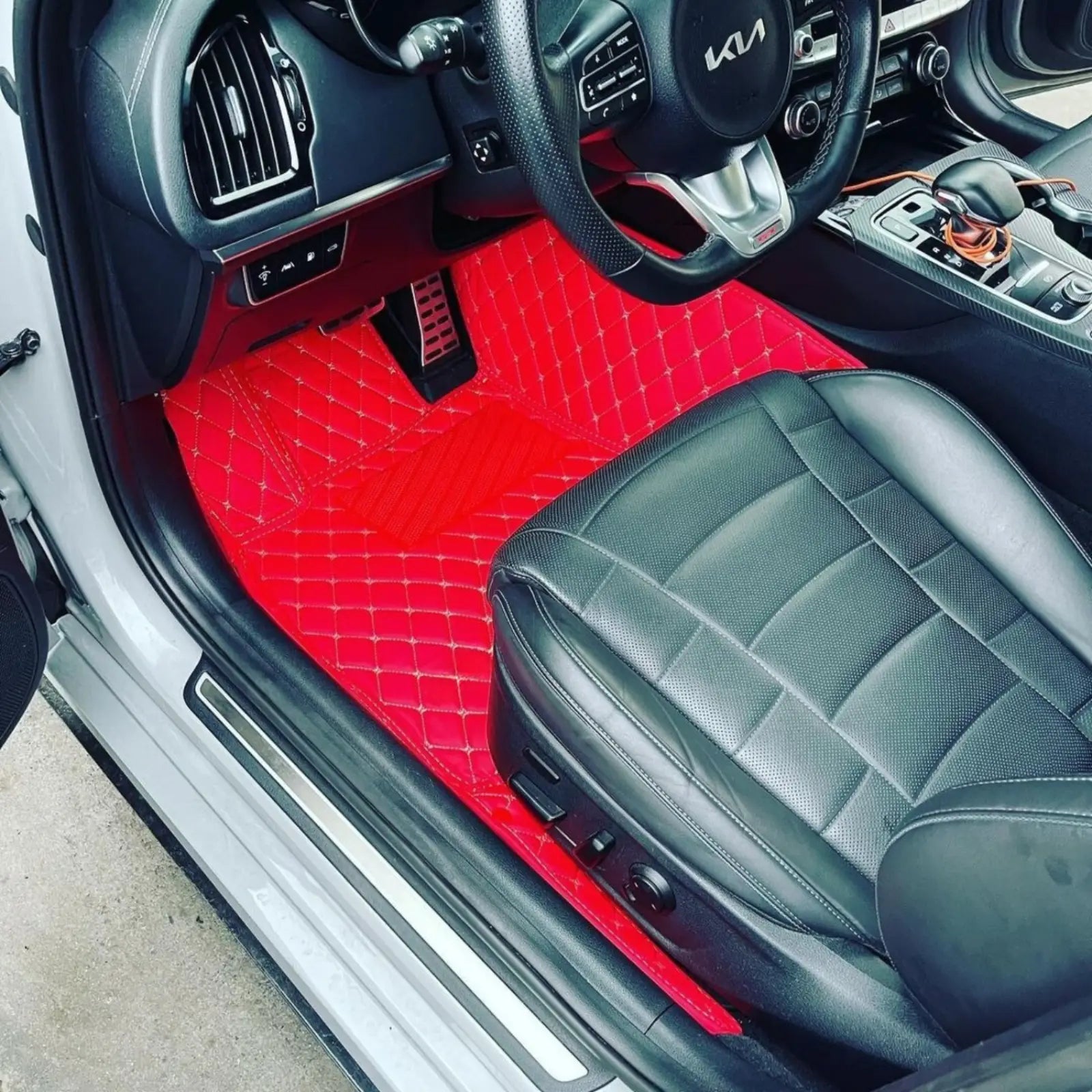 3D_DIAMOND_TRUNK_MATS_Red_White_Stitching_-_Hexa