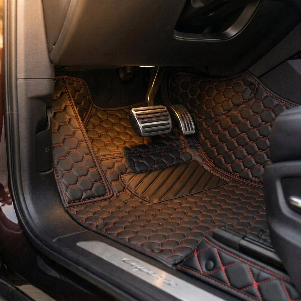 Tapis d'auto sur mesure série Hexa - Surpiqûres noir et rouge