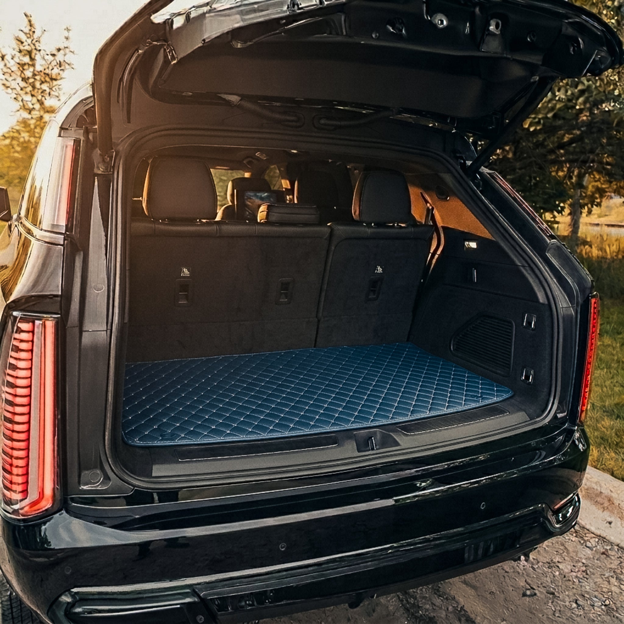 Vintage blue Diamond trunk liner with raised waterproof edges — Matrikar