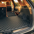 Tapis de coffre sur mesure Diamond - Surpiqûres noir et blanc