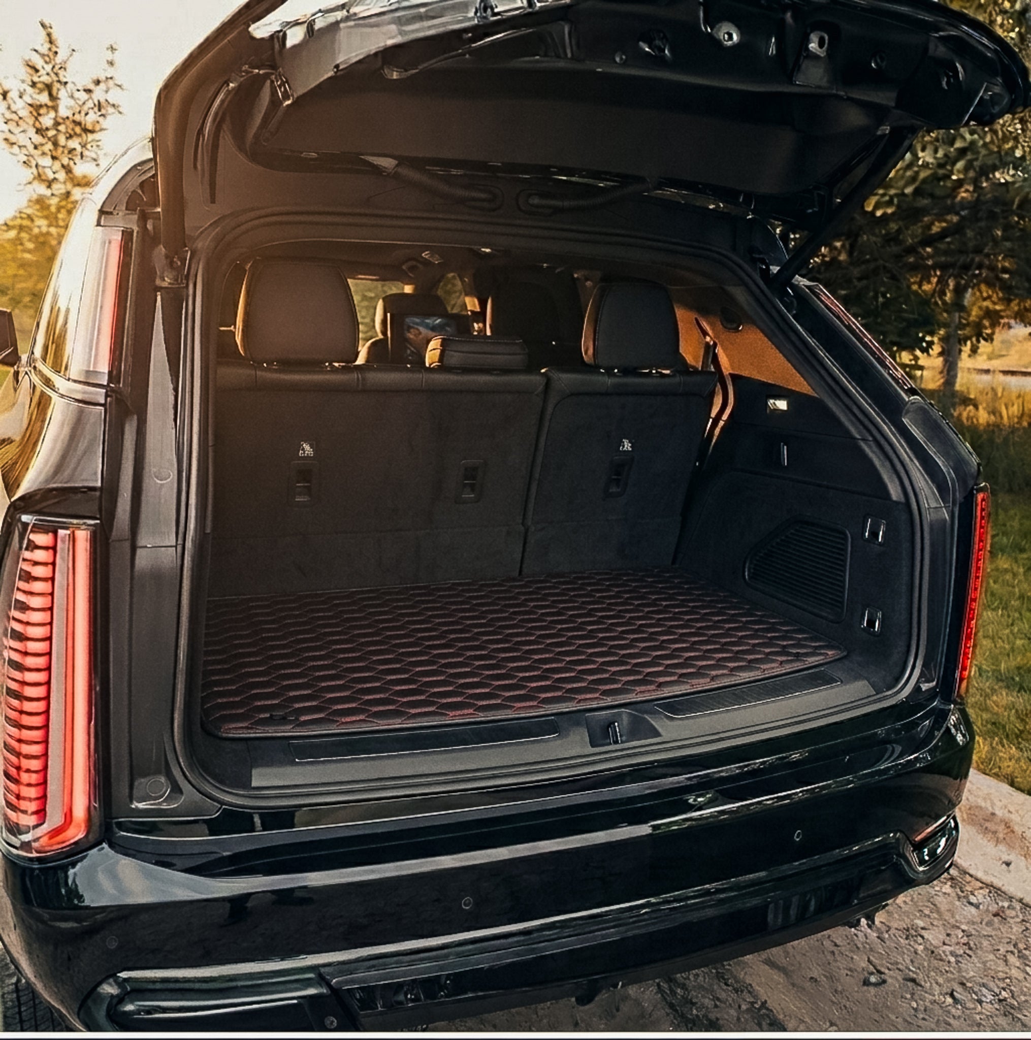 Hexa cargo liner in black & red stitching eco-leather — Matrikar