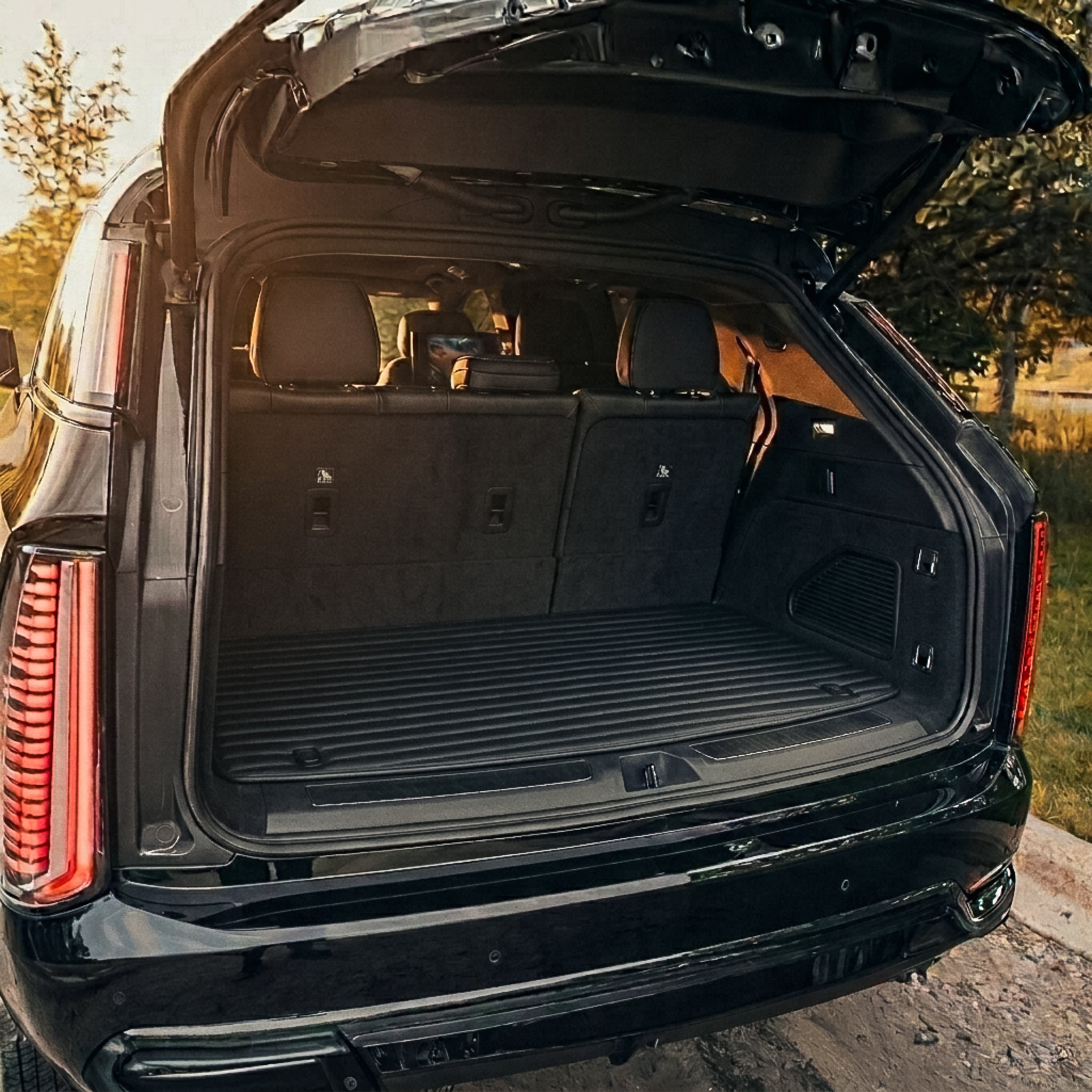 Waterproof Ribbed cargo mat in all-black eco-leather, custom-cut by Matrikar