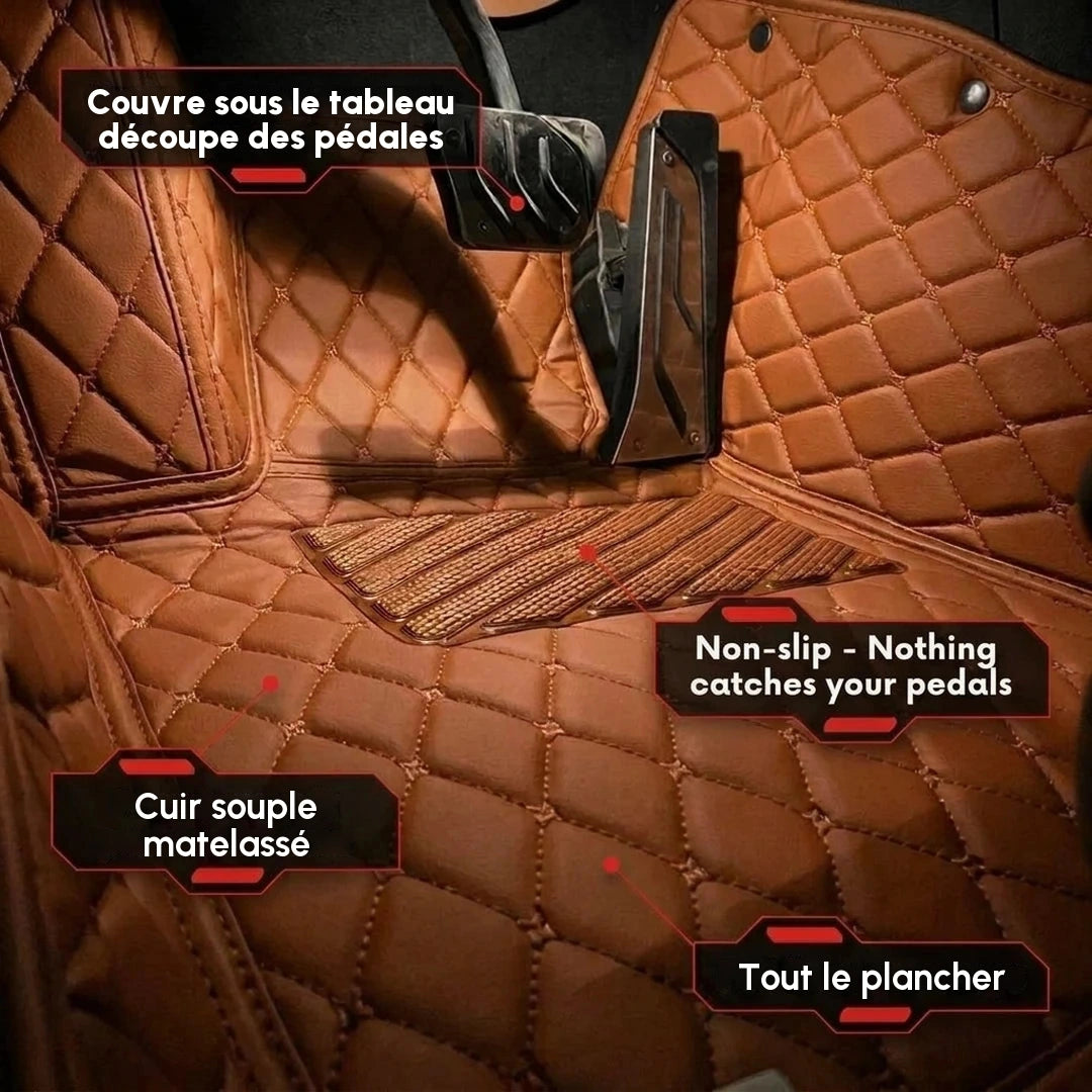 Gros plan d'un tapis d'auto Matrikar série Diamond en brun caramel, montrant la couverture sous le tableau de bord, la découpe des pédales et la surface antidérapante