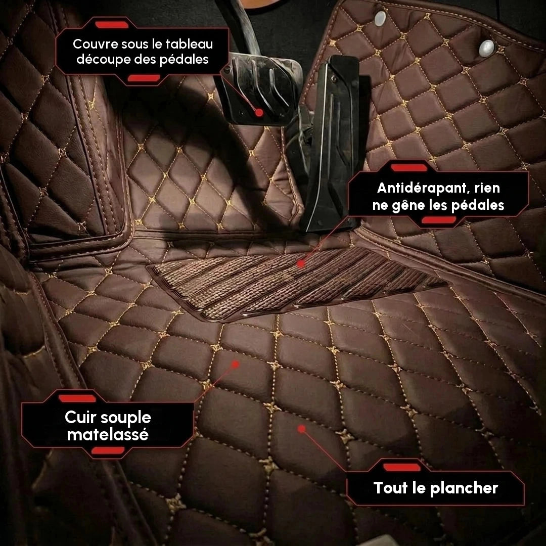 Gros plan d'un tapis d'auto Matrikar série Diamond en brun chocolat, montrant la couverture sous le tableau de bord, la découpe des pédales et la surface antidérapante